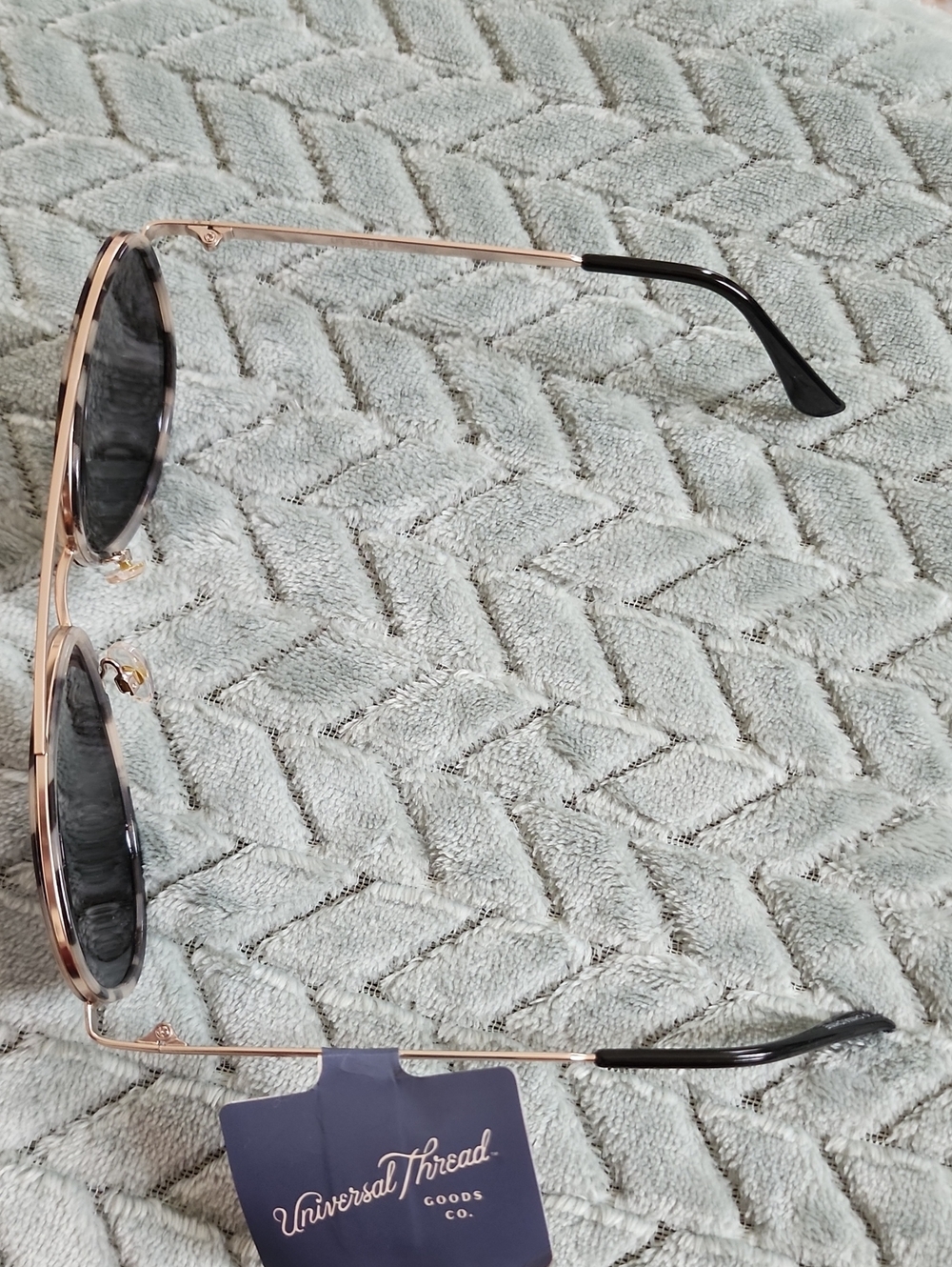 Tortoiseshell Fun Aviator Sunglasses with Black Lenses - Picture 5 of 6